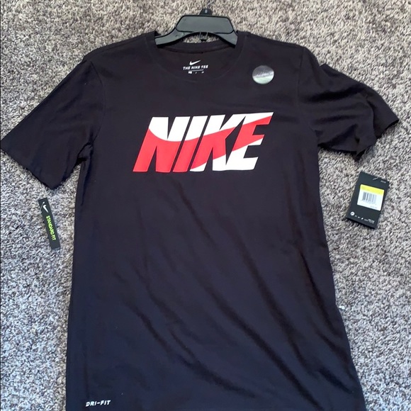 NIKE black shirt - Picture 1 of 3